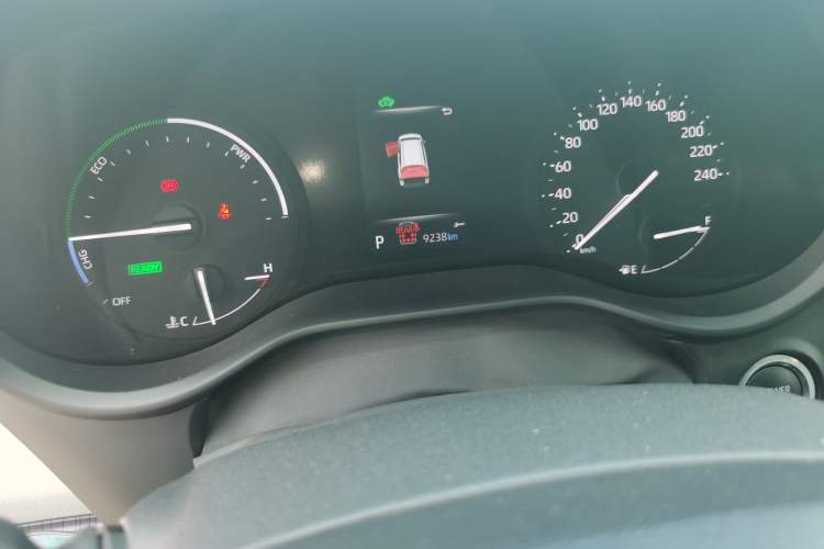 Used Toyota SIENNA 2026 Model 2.5L Dual-Engine Two-Wheel-Drive Comfort Edition Odometer Close Up