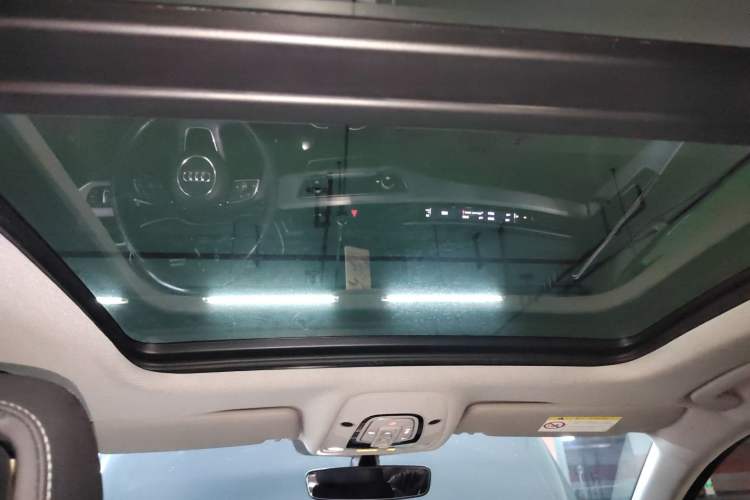 Used Audi A4L 2022 40 TFSI Luxury Dynamic Model
