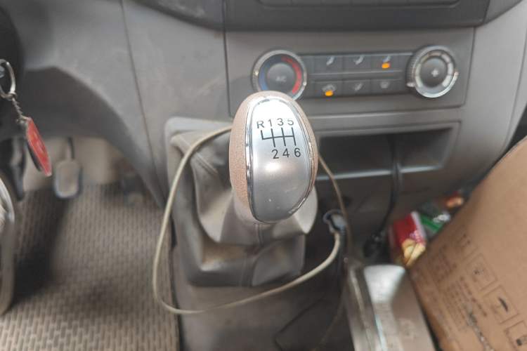 Used JAC Group Sunray 2022 2.0T Fuel-Efficient King PLUS Express Version Short Wheelbase 5-Seater HFC4DB3-2E4