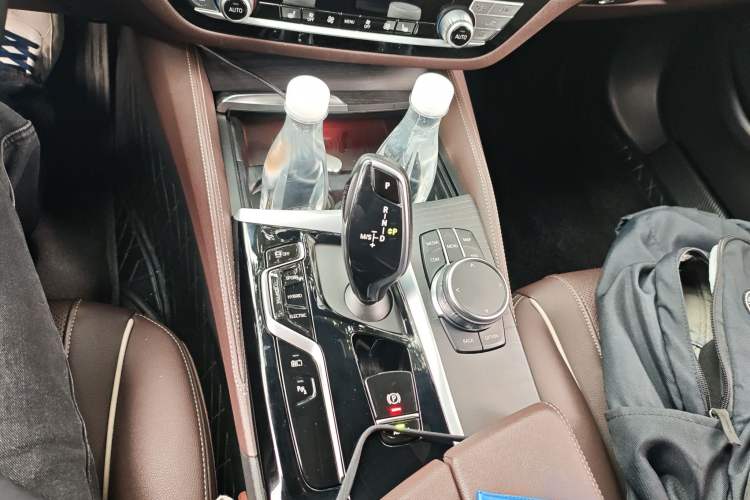 Used BMW 5 Series New Energy 2022 Second Facelift 535Le M Sport Package Gear Lever