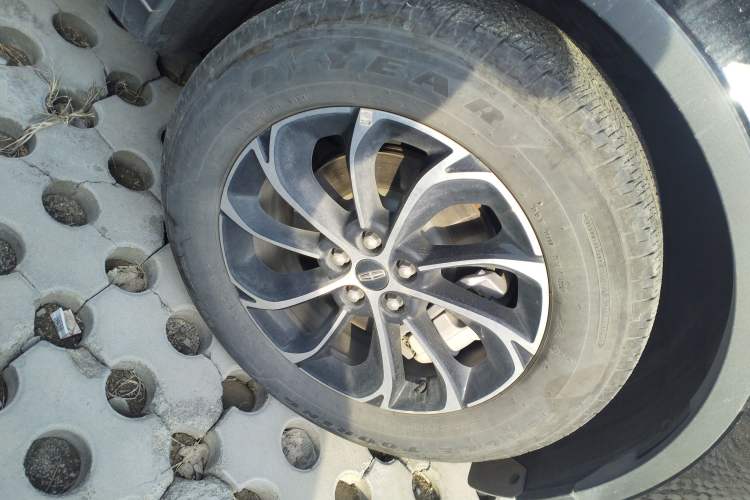 Used Lincoln Nautilus 2023 2.0T Four-Wheel Drive Luxury Edition Right Front Wheel Hub