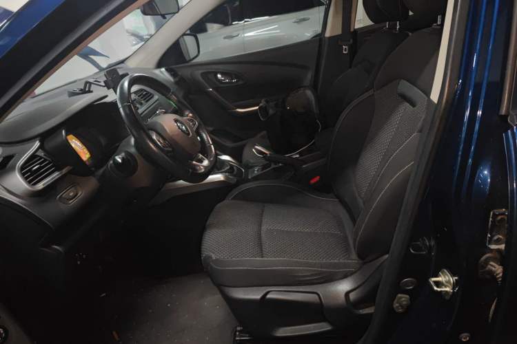 Used Renault Kadjar 2017 2.0L Two-Wheel Drive Comfort Edition Left Front Seat