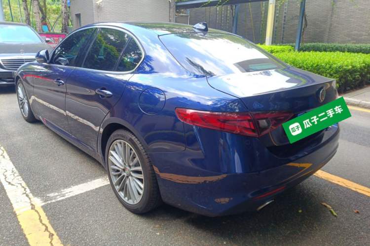 Used Alfa Romeo Giulia 2017 2.0T 200HP Luxury Edition
