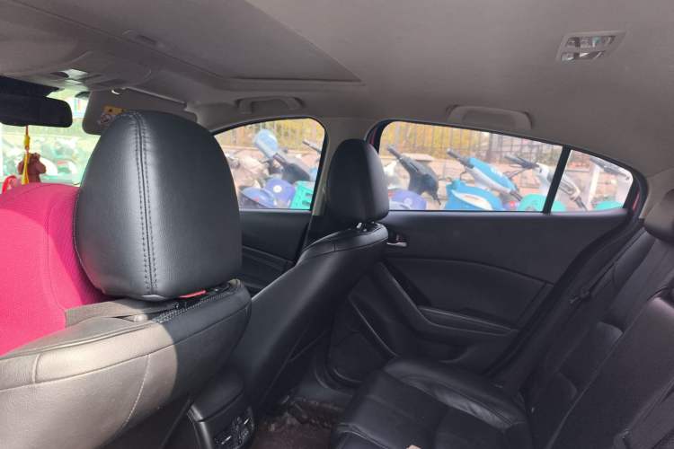 Used Mazda Mazda 3 Axela 2017 Hatchback 2.0L Automatic Sport Model China V Emission Standard
