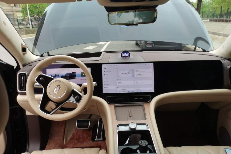 Used Hima AITO M9 2025 Extended-Range Max Version 52 kWh 6-Seater Edition Center Console