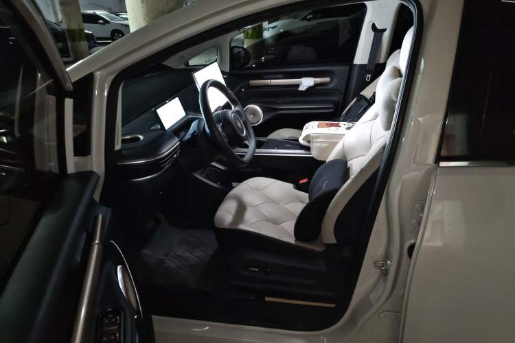 Used Baojun Cloud 2023 460 Max Lingxi Version
