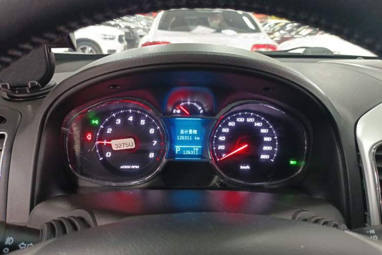 Used Chevrolet Captiva 2017 2.4L 4x4 Flagship Edition 7-Seater
