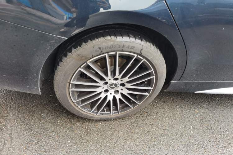 Used Mercedes-Benz C-Class 2024 Second Facelift C 260 L Sport Edition Right Rear Wheel Hub