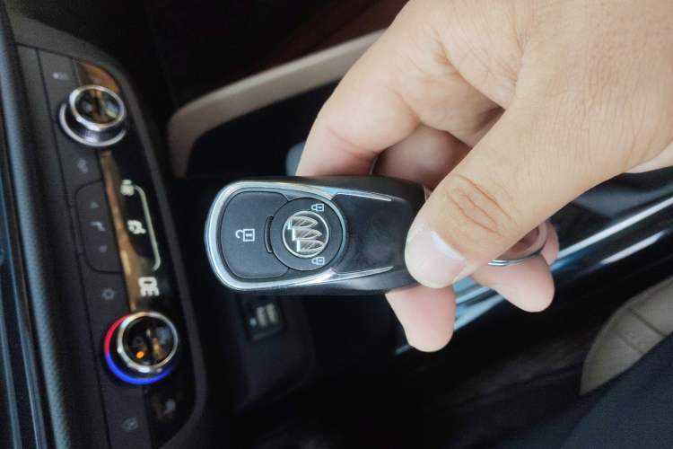 Used Buick GL6 2021 323T Mild Hybrid Connect Luxury Model
