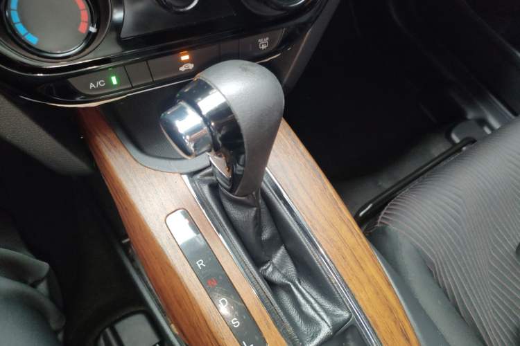 Used Honda XR-V 2015 1.5L LXi CVT Classic Edition Gear Lever