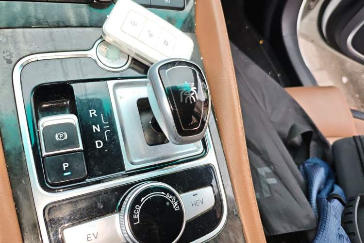 Used BYD Qin New Energy 2017 1.5T Luxury Model Gear Lever