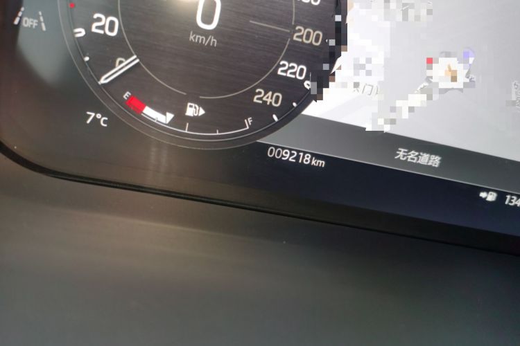 Used Land Rover Defender 2025 110 3.0T P400 X Odometer Close Up