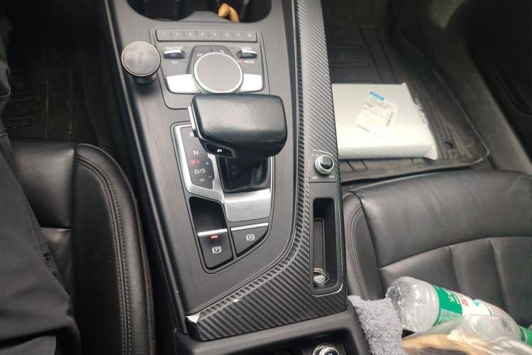 Used Audi A4L 2018 30th Anniversary Edition 40 TFSI Fashion Model
