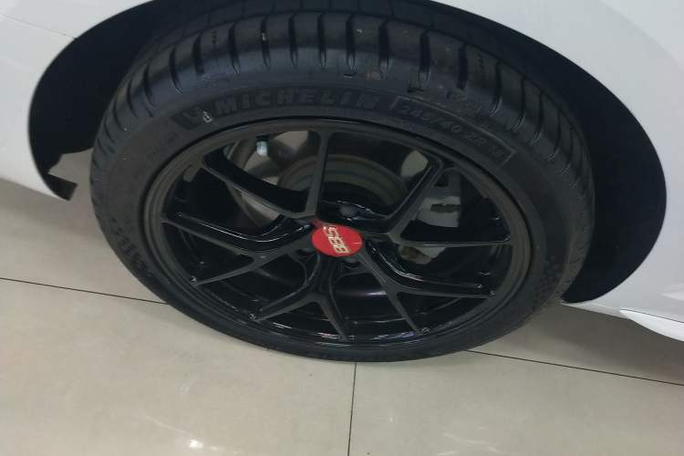 Used Audi A4L 2018 30th Anniversary Edition 40 TFSI Fashion Model Right Rear Wheel Hub