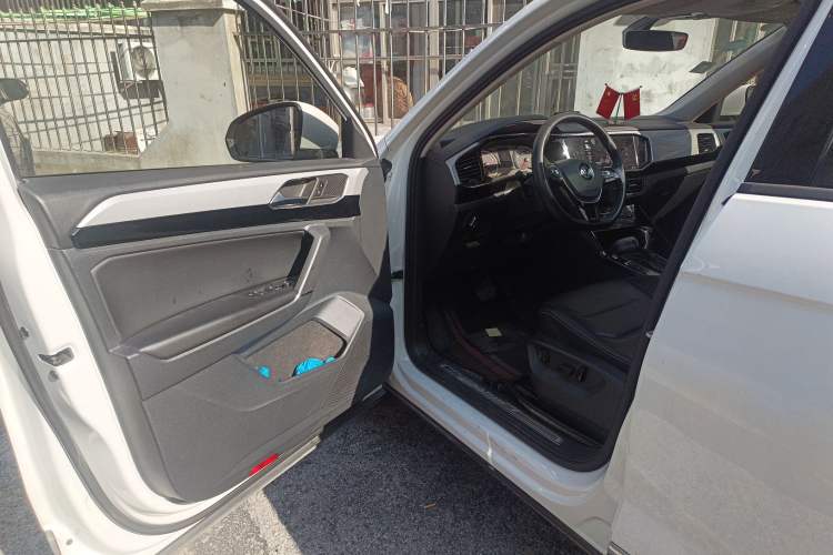 Used Volkswagen Tayron 2020 330TSI Two-Wheel Drive Luxury Smart Connectivity Version