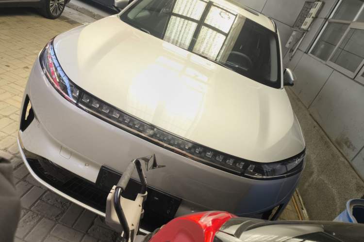 Used Dongfeng eπ eπ008 2024 210Max Range-Extended Version 6 Seats