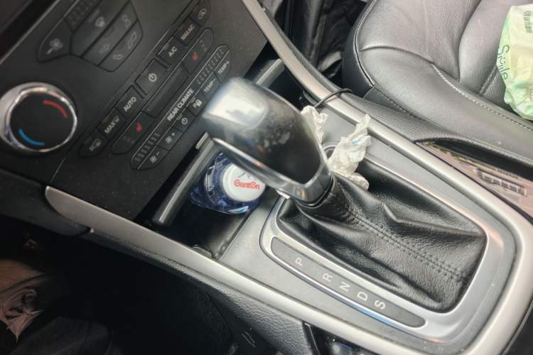 Used Ford Edge 2016 EcoBoost 245 Two-Wheel-Drive Platinum Edition 7-Seater
