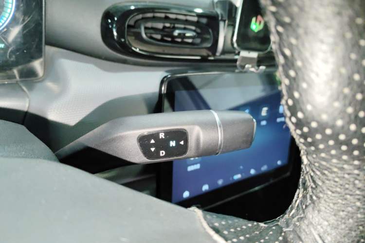 Used Leapmotor T03 2024 310 Comfort Edition Gear Lever