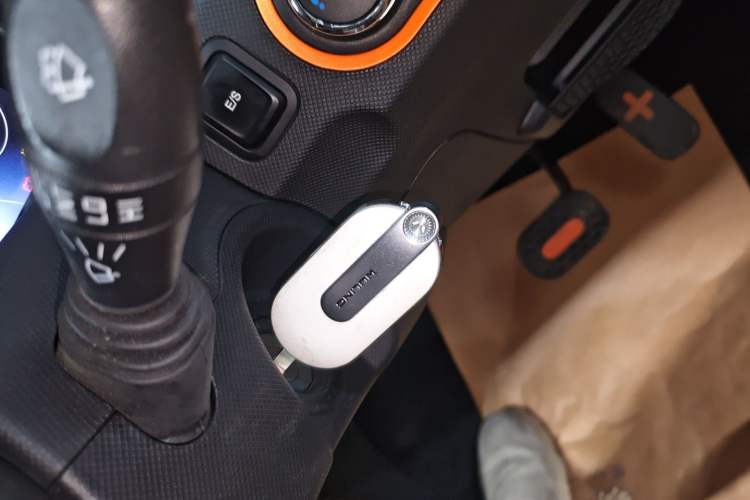 Used Wuling Hongguang MINIEV 2022 Zizai Version Lithium Iron Phosphate Vehicle Key