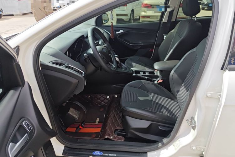 Used Ford Focus 2018 Sedan Classic 1.6L Automatic Trendy SmartDrive Edition
