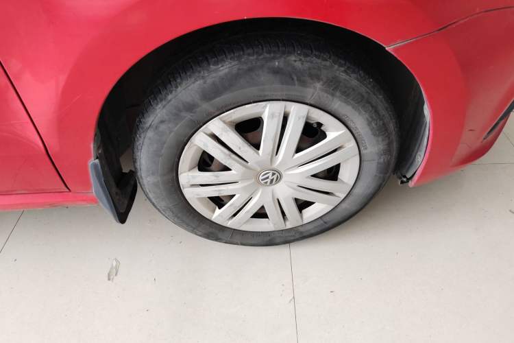 Used Volkswagen Polo 2016 1.4L Automatic Trendy Model Right Front Wheel Hub