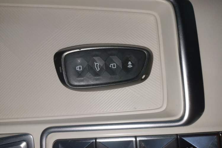 Used Haval Fierce Dragon Max 2023 1.5L Hi4 105 Four-Wheel Drive Navigation Edition Interior 1