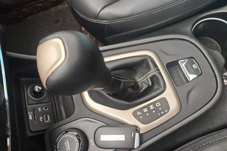 Used Jeep Cherokee 2016 2.4L Professional Smart Version