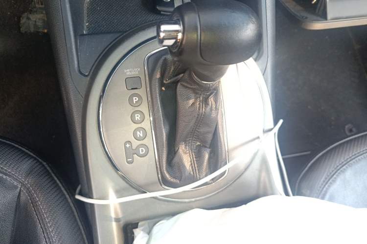 Used Kia Sportage R 2015 2.0L Automatic Two-Wheel Drive GLS Gear Lever