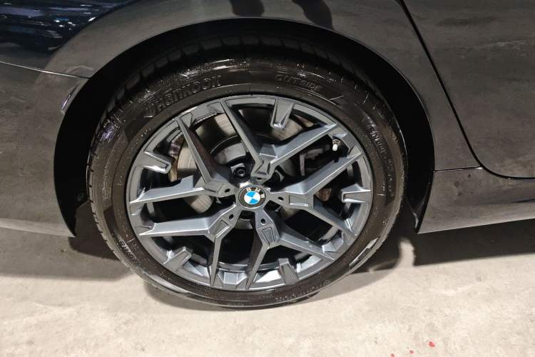 Used BMW 3 Series 2025 330Li M Sport Shadowline Package Exterior 5