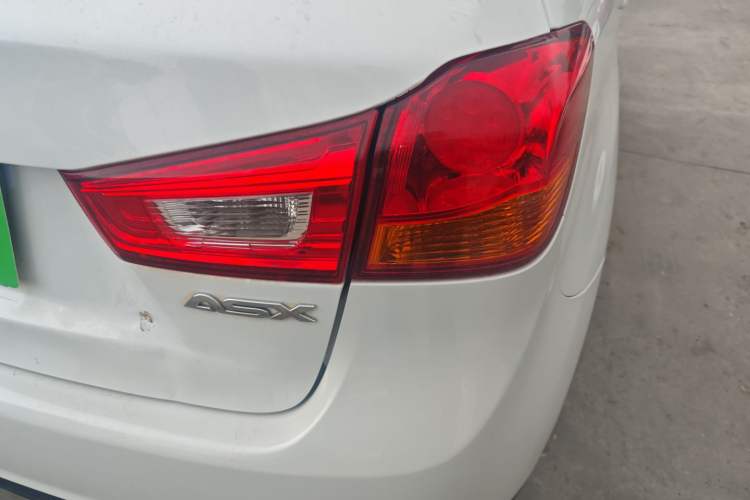 Used Mitsubishi ASX 2013 2.0L CVT Two-Wheel Drive Elite Edition Right Rear Taillight