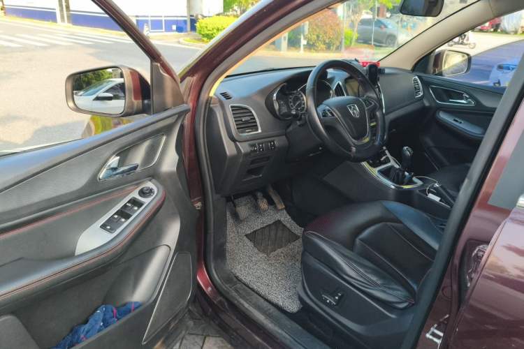 Used Baojun 560 2016 1.5T Manual Luxury Model
