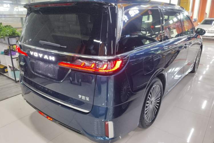 Used VOYAH Dream 2025 PHEV Four-Wheel-Drive Flagship Kunpeng Edition
