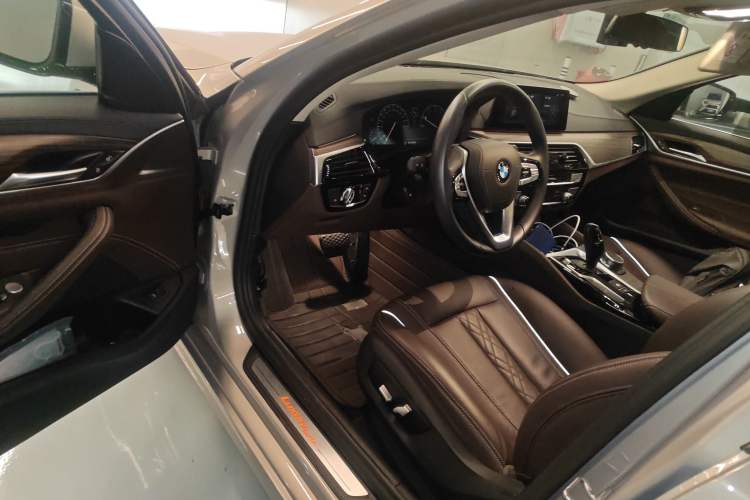 Used BMW 5 Series 2019 Facelifted 530Li Leading Edition Luxury Package