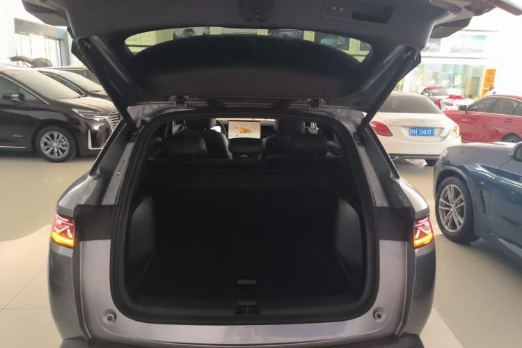 Used BYD Song L DM-i 2025 Intelligent Driving Version 160 km Beyond-Range Type Trunk