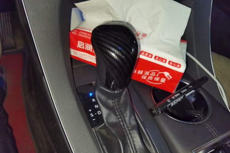 Used Toyota Avalon 2019 Dual-Engine 2.5L XLE Prestige Version China VI Standard
