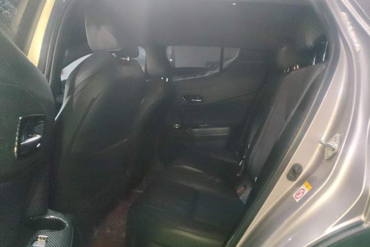 Used Toyota IZOA 2018 2.0L Yichi Version China VI Standard
