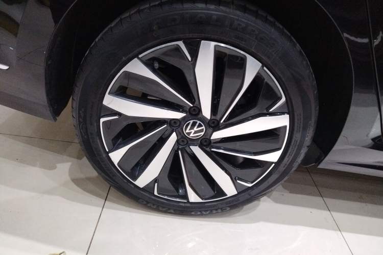 Used Volkswagen Passat 2022 330TSI Luxury Edition Custom Version
