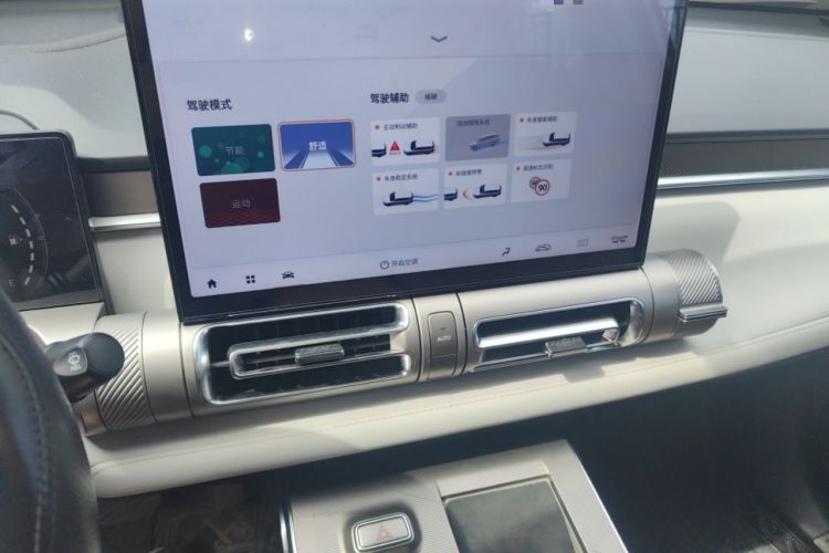 Used GAC Trumpchi EMKOO 2022 1.5T Supernova Pro Edition Audio And AC Panel