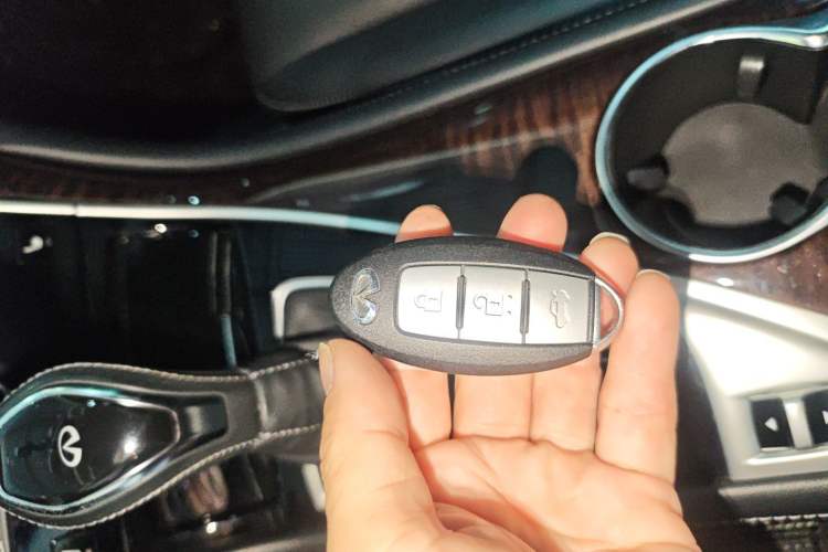 Used Infiniti Q50L 2018 2.0T Luxury Edition China V Standard
