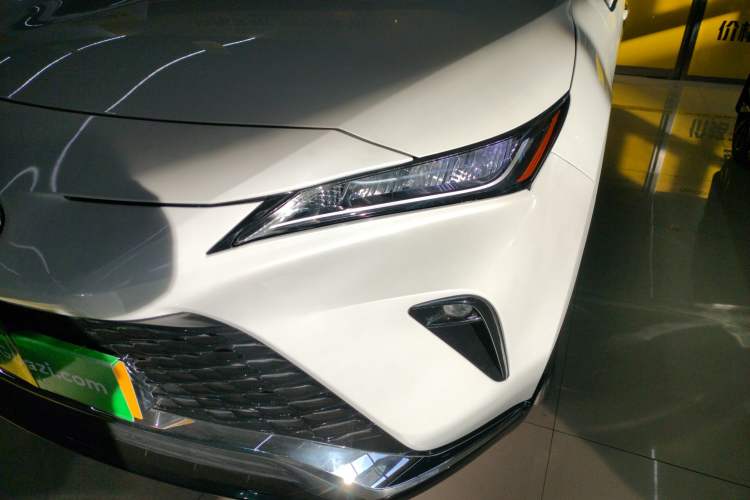 Used Toyota Venza 2023 2.0L CVT Two-Wheel Drive Luxury Edition