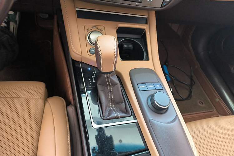 Used Lexus ES 2015 300h Comfort Edition