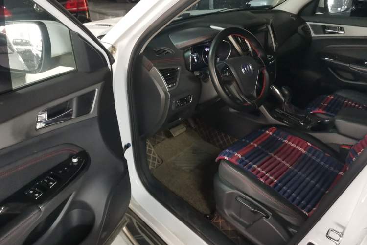 Used CHANGAN CS75 2017 Shangkui Edition 1.5T Automatic Fengxiang Model
