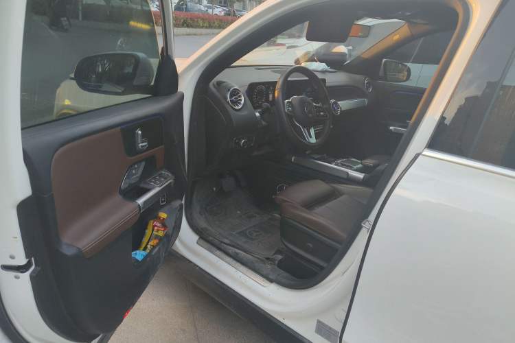 Used Mercedes-Benz GLB 2021 GLB 200 Dynamic Edition Driver Seat