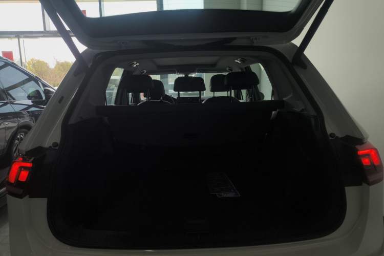 Used Volkswagen Tiguan L 2023 300TSI Automatic Two-Wheel Drive Smart Edition