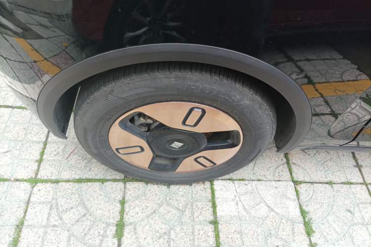 Used Baojun KiWi EV 2022 Artist Lite Edition Lithium Iron Phosphate Right Rear Wheel Hub