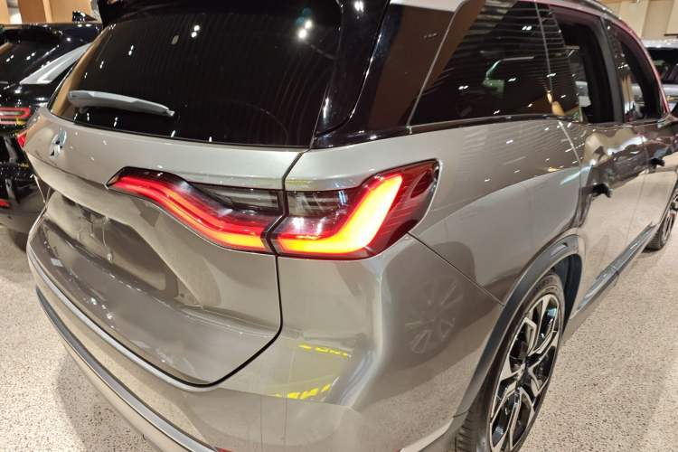 Used Nio ES8 2020 415 km Signature Edition 6-Seater Version
