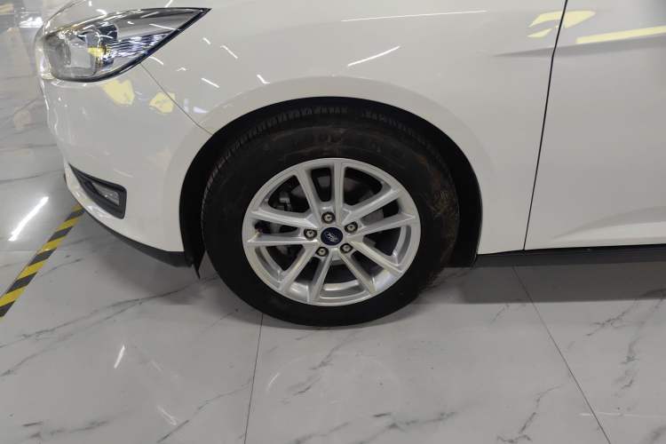 Used Ford Focus 2018 Hatchback Classic 1.6L Automatic Trendy SmartDrive Edition
