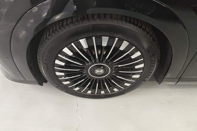 Used XPeng X9 2025 740 Ultra-Long Range Max
