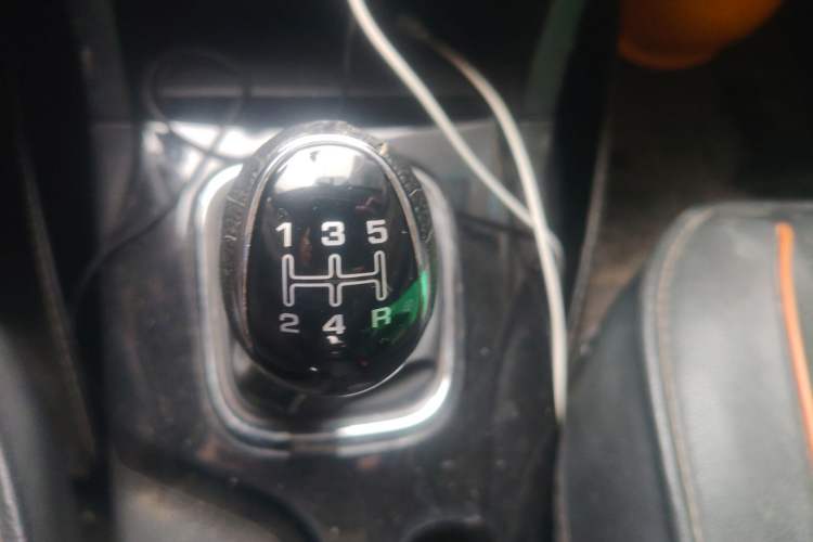 Used HYOSOW H3 2015 1.5L manual luxury version