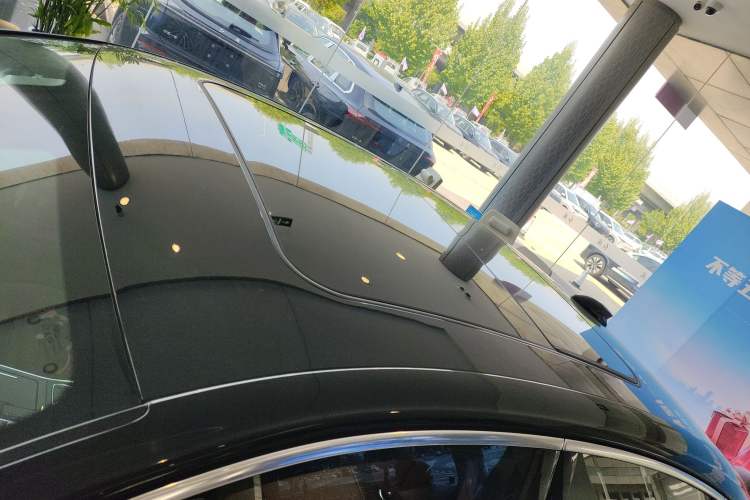 Used Hongqi H9 2020 2.0T Smart Connect Flagship Edition Roof